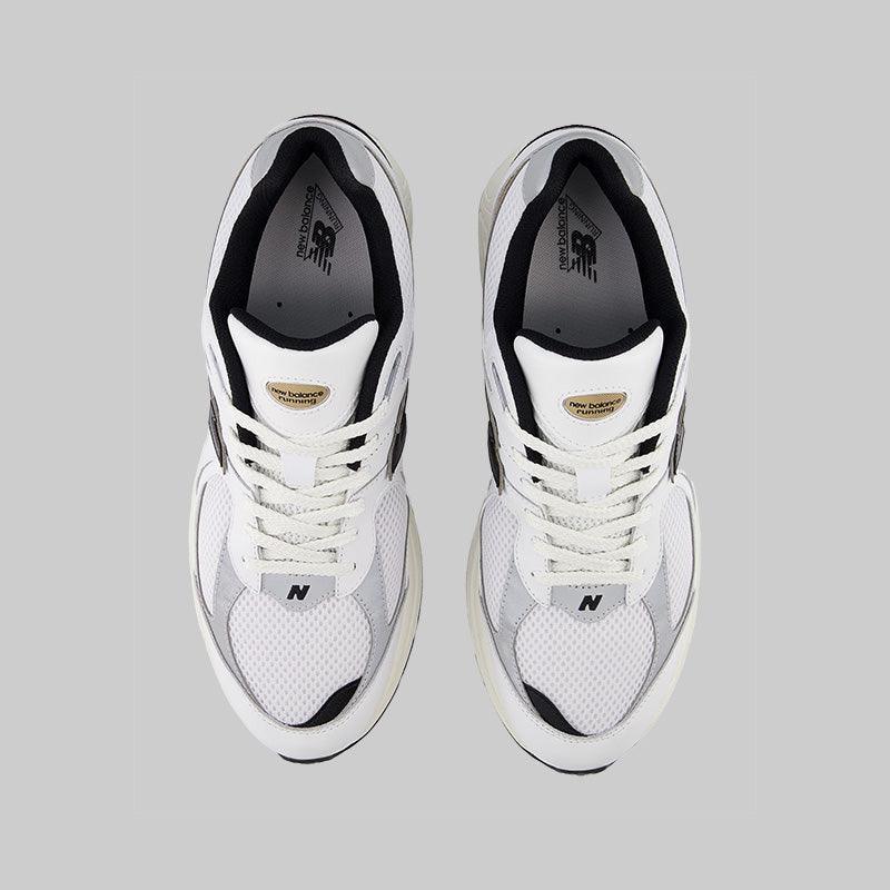 2002Rv1 - White/Black/Gold Metallic - Image 8
