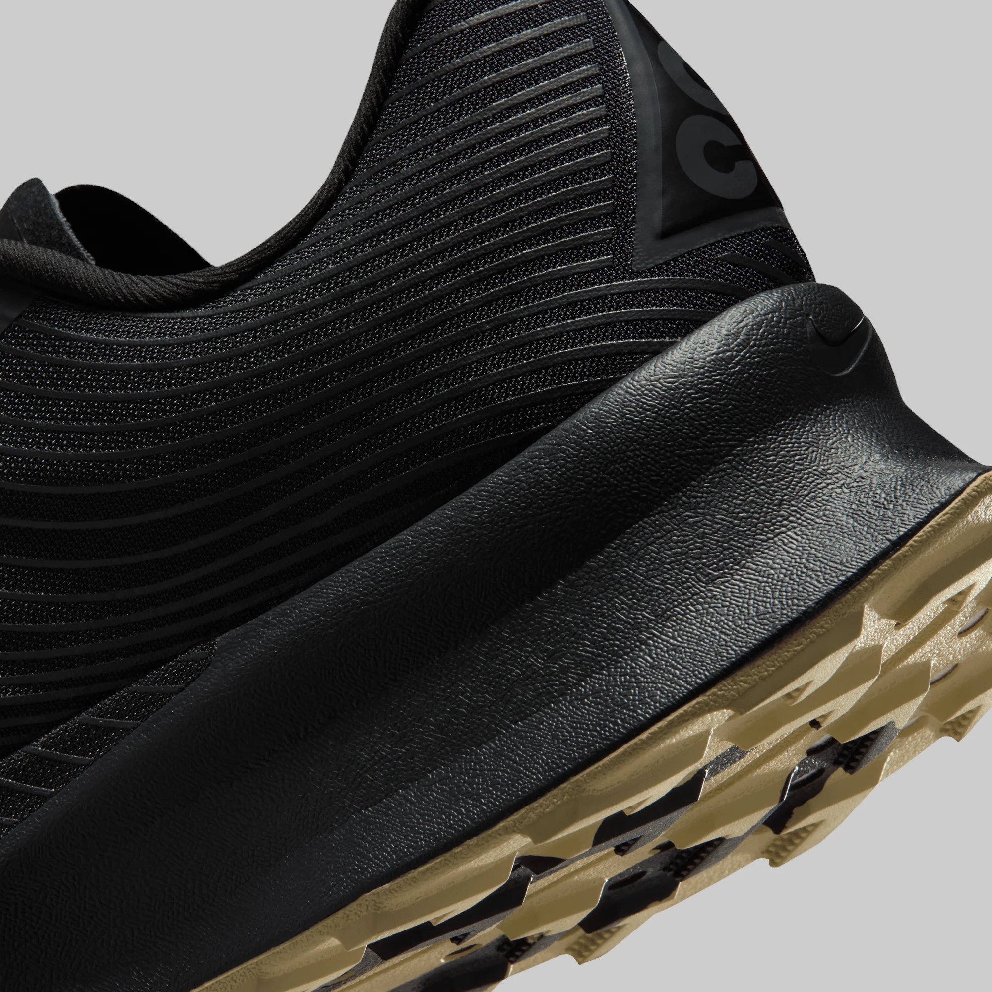 ACG Ultrafly Trail SP - Black - Image 5