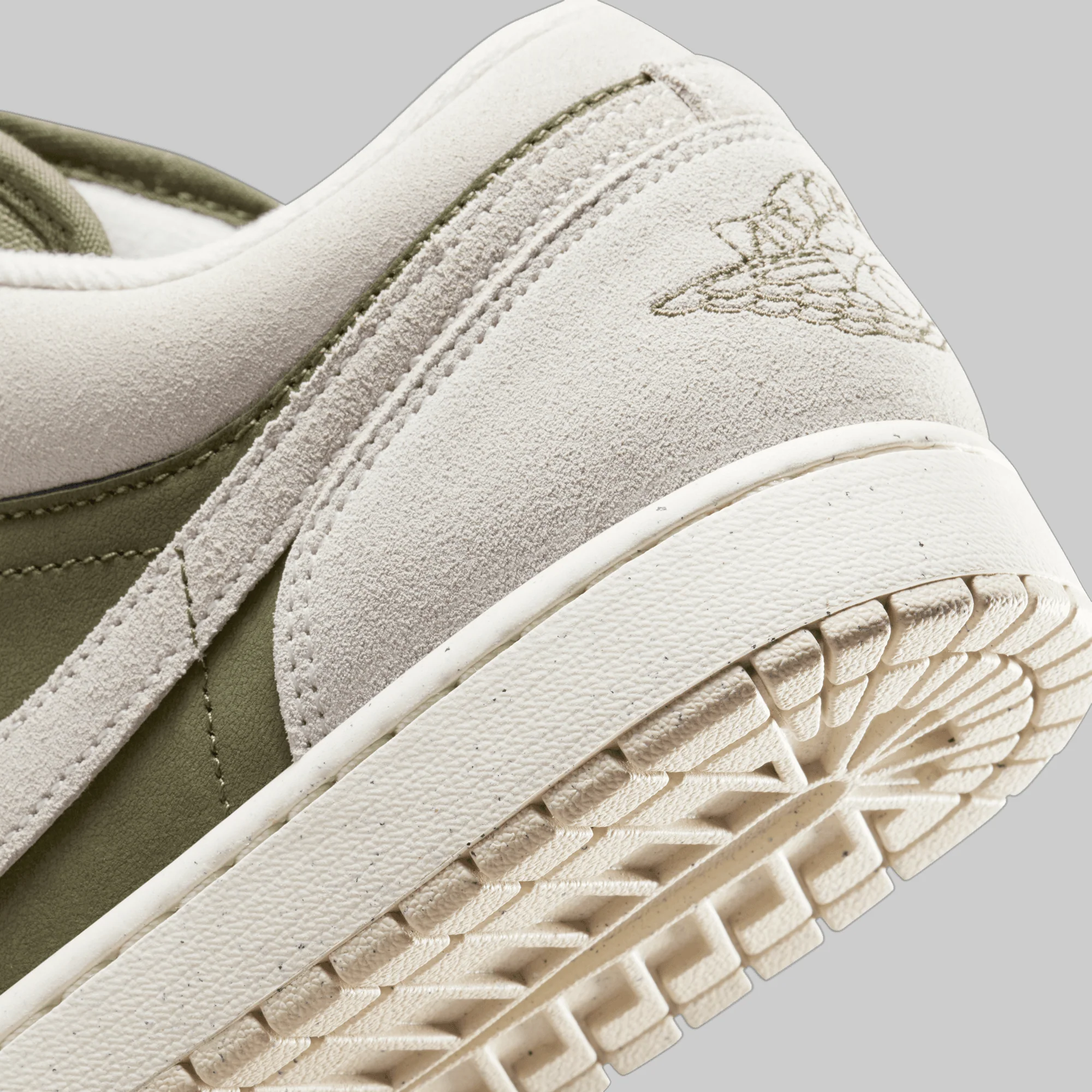 Air Jordan 1 Low SE - Medium Olive/Sail - Image 7