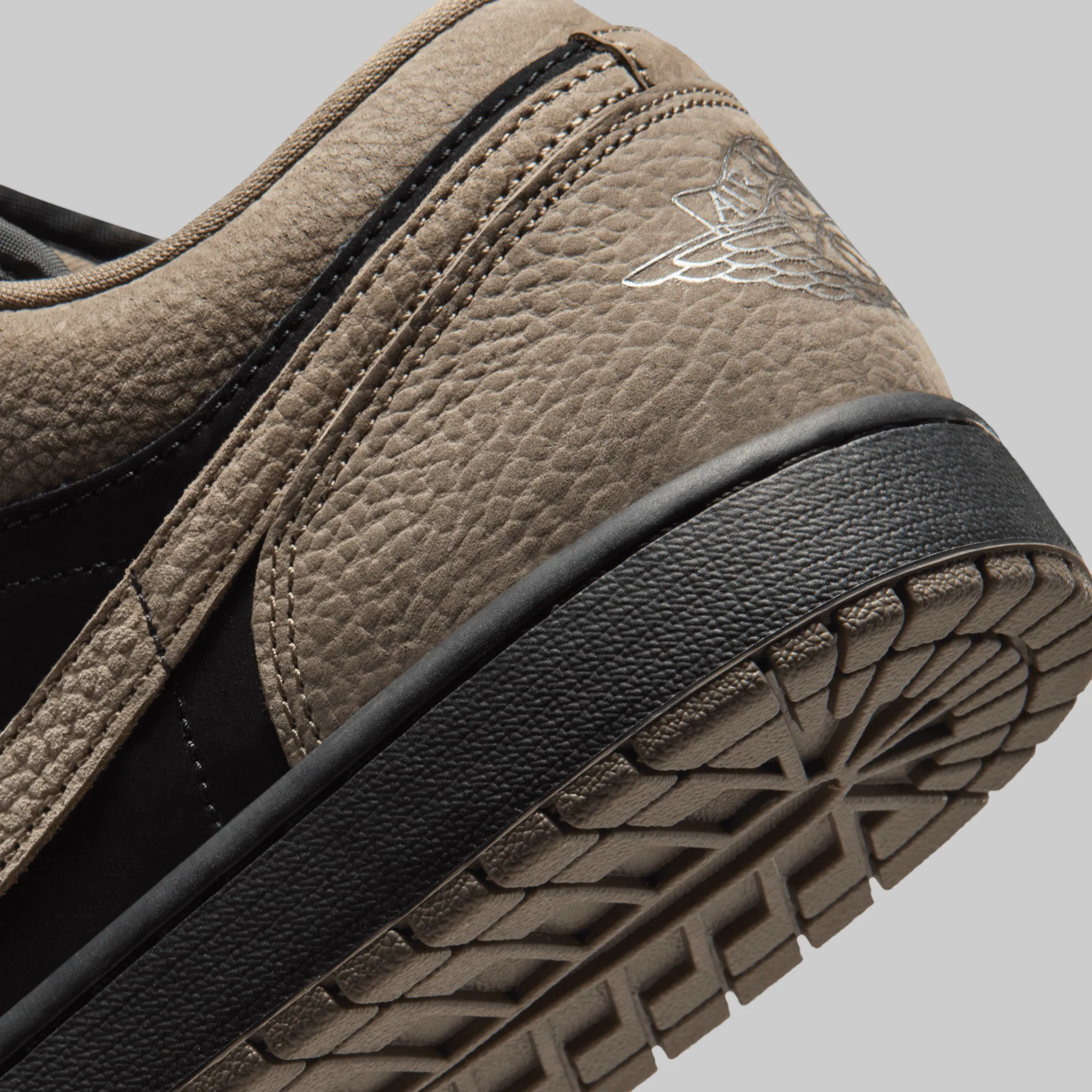 Air Jordan 1 Low SE "Olive Grey" - Image 8