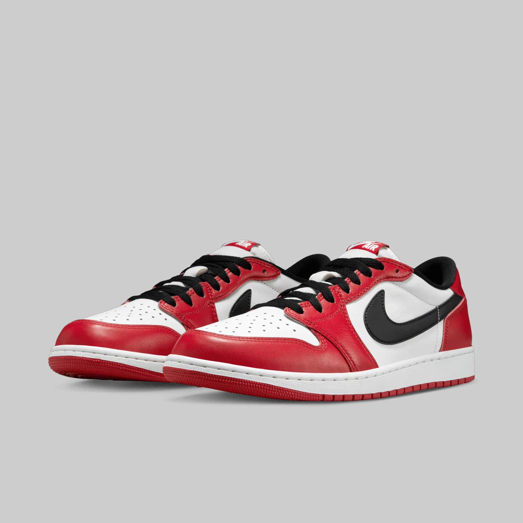Air Jordan 1 Retro Low OG "Chicago" - Image 2