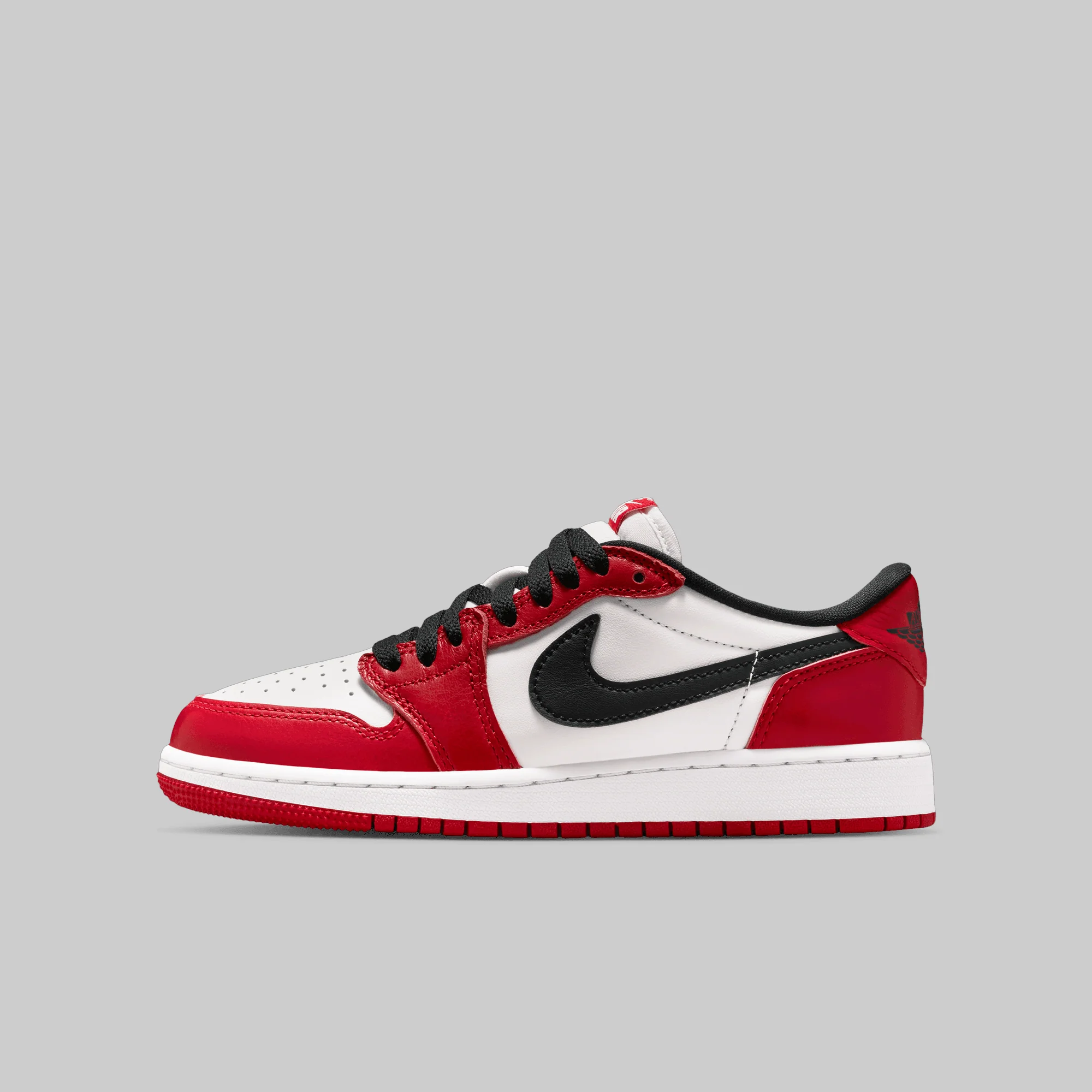 Air Jordan 1 Retro Low OG (Grade School) "Chicago" - Image 3