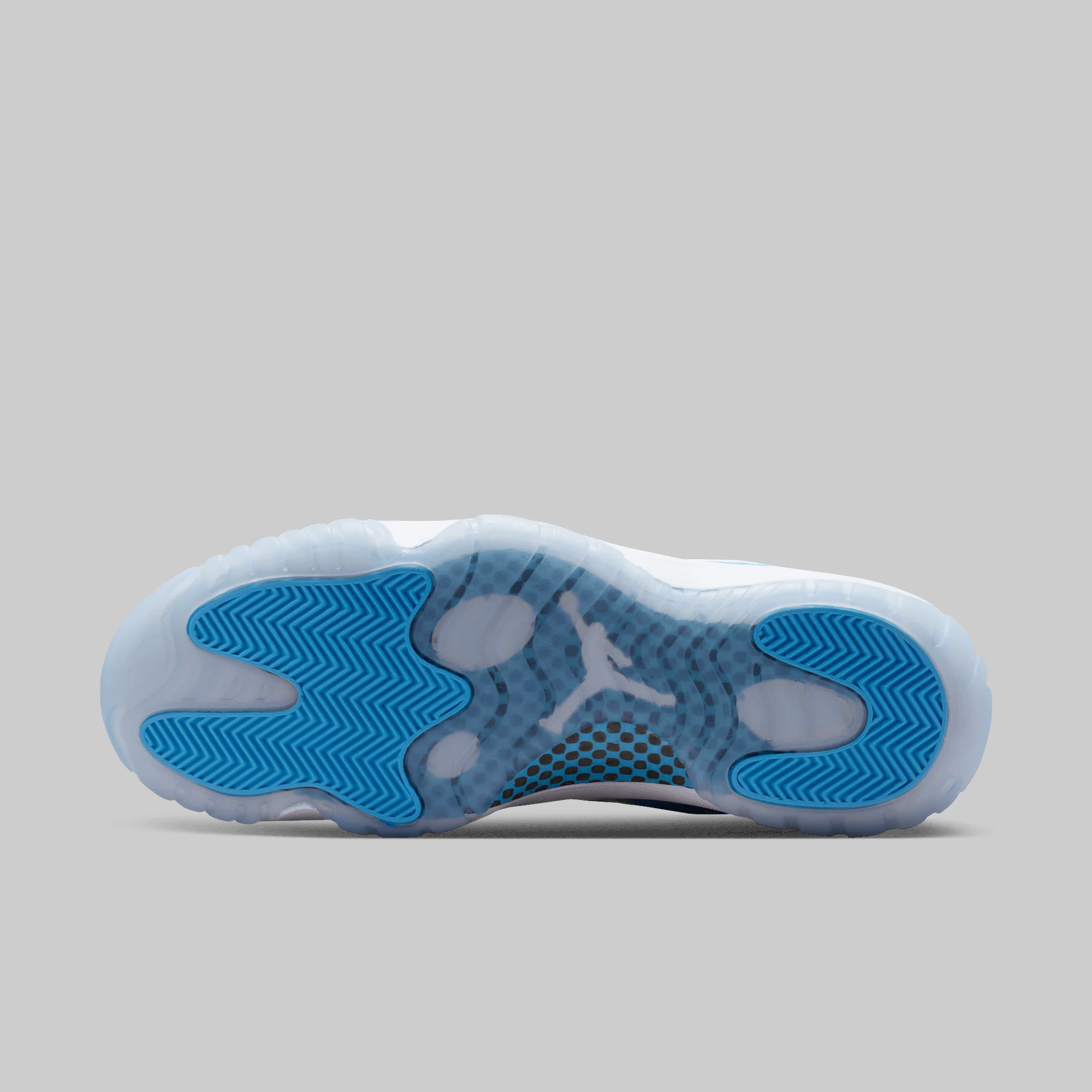 Air Jordan 11 Retro Low "University Blue" - Image 3
