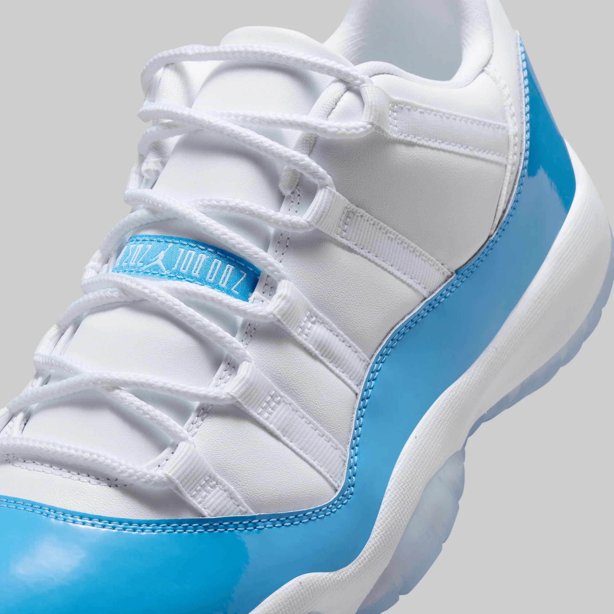 Air Jordan 11 Retro Low "University Blue" - Image 4