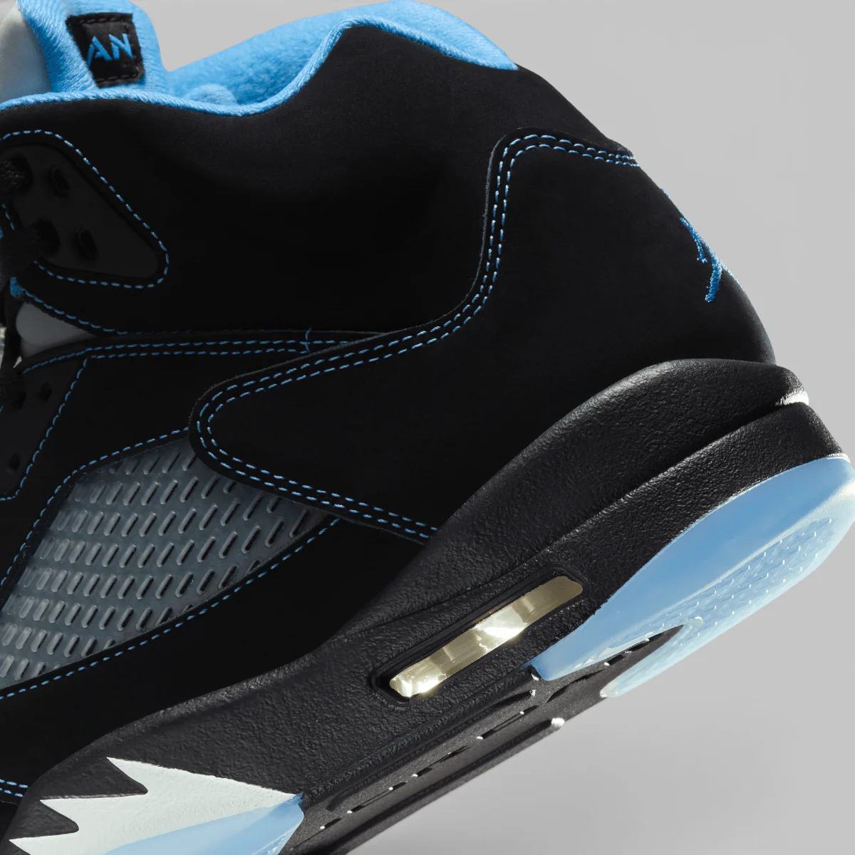 Air Jordan 5 Retro "Black Carolina" - Image 6