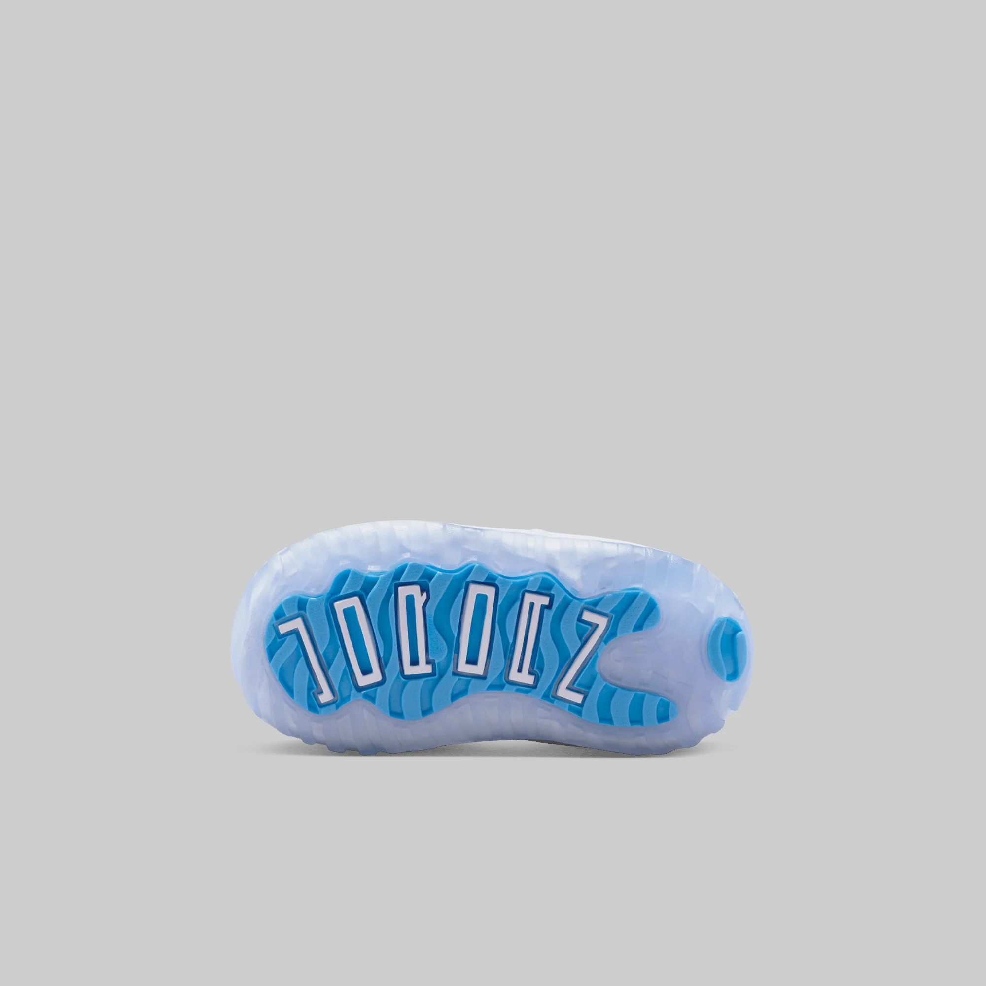 Air Jordan Retro Low (Toddler) "University Blue" - Image 3