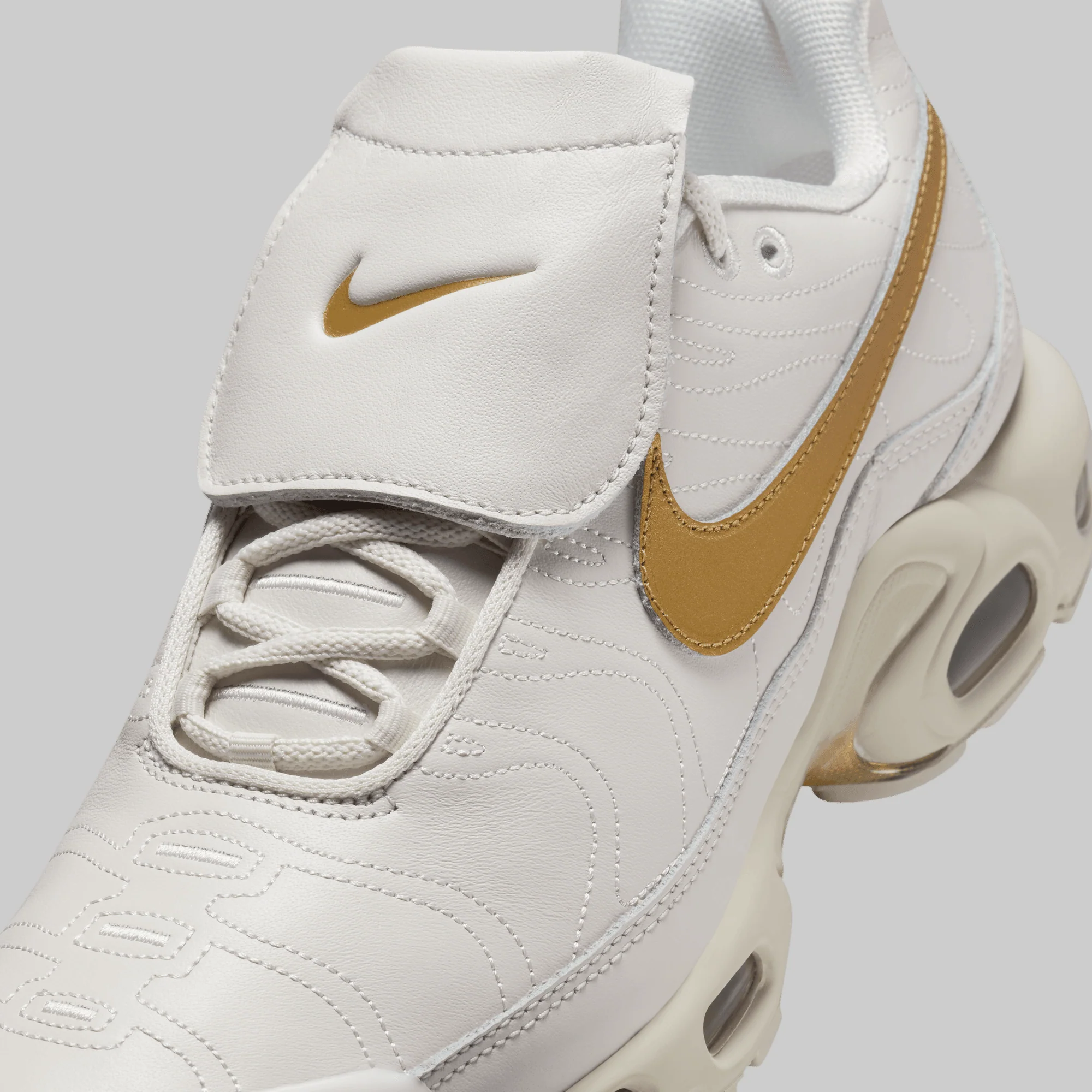 Air Max Plus TNPO - Phantom/Metallic Gold - SIZE 5 & 6 ONLY! - Image 3