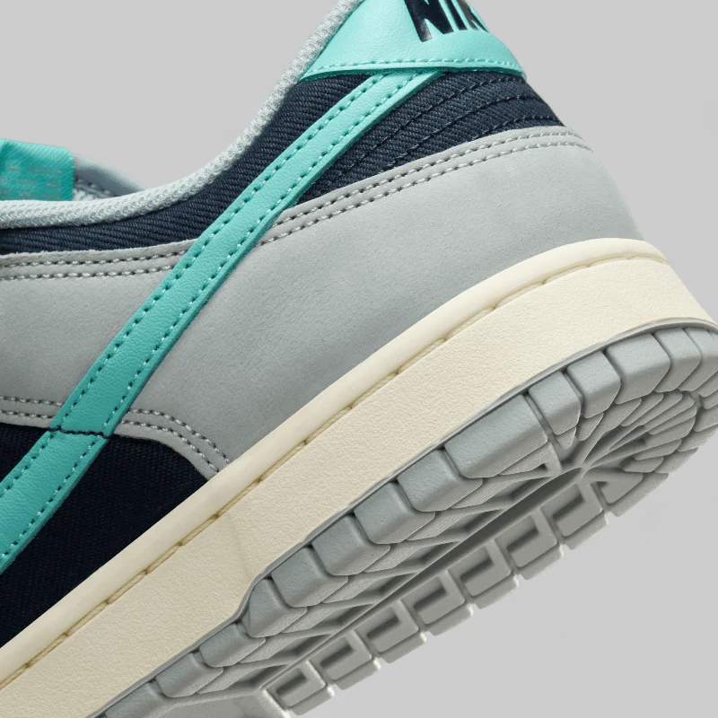 Dunk Low Retro Premium "Green Frost" - Image 8