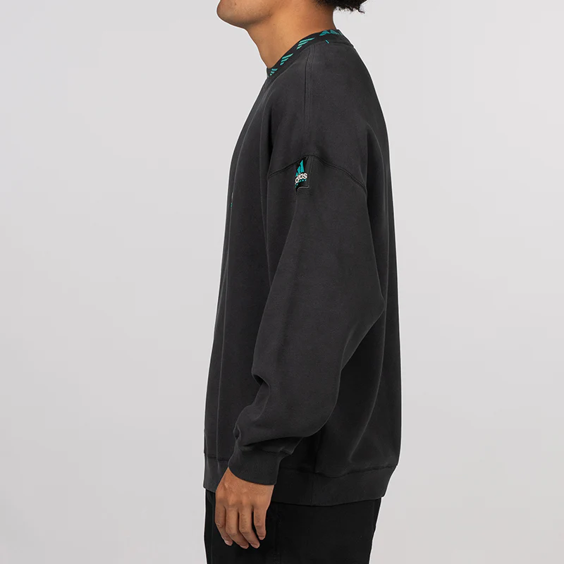 EQT Washed Crew - Black - Image 2