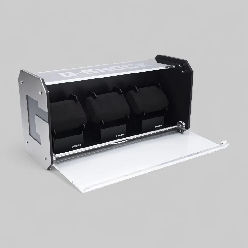 “G-Shock Collection Display Set” Gift with purchase*