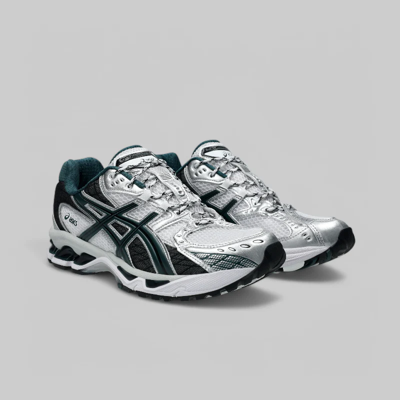 Gel-Nimbus 10.1 - White/Saxon Green - Image 4