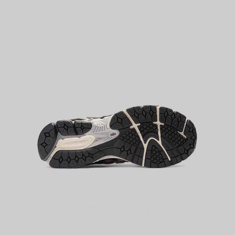 M1906Av1 - Silver Metallic/Castlerock - Image 6