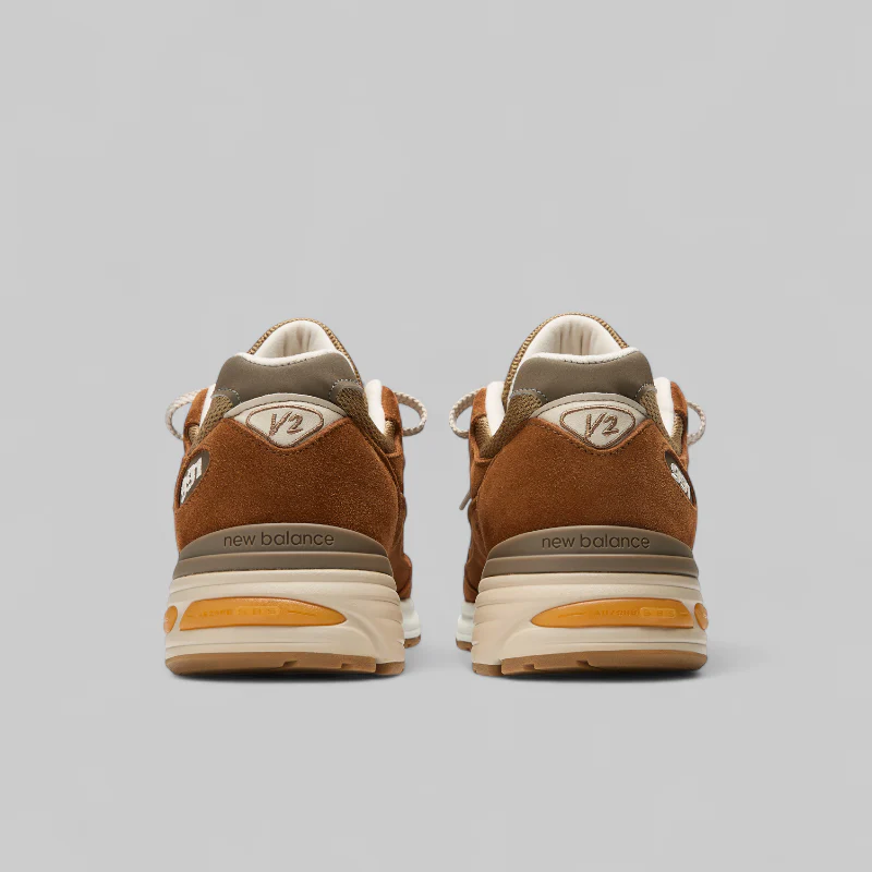 Made in UK 991v2 Iconic Influences Shoes - Caramel Cafe - Image 6