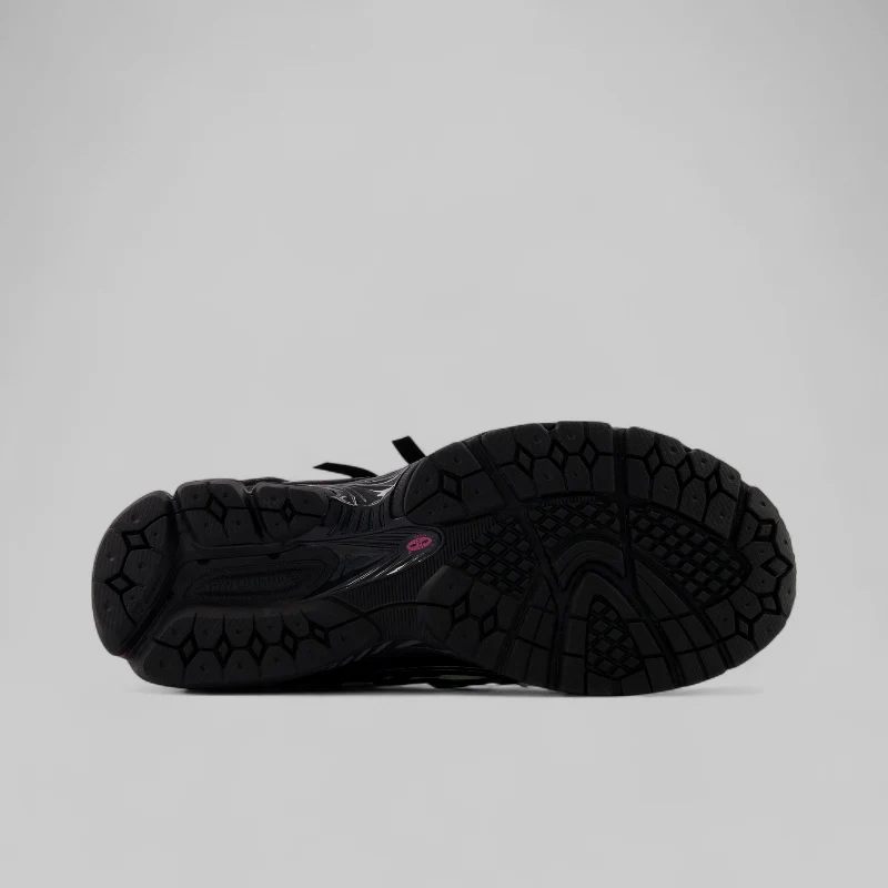 U1906Av1 - Black/Pink "Neon Pack" - Image 5