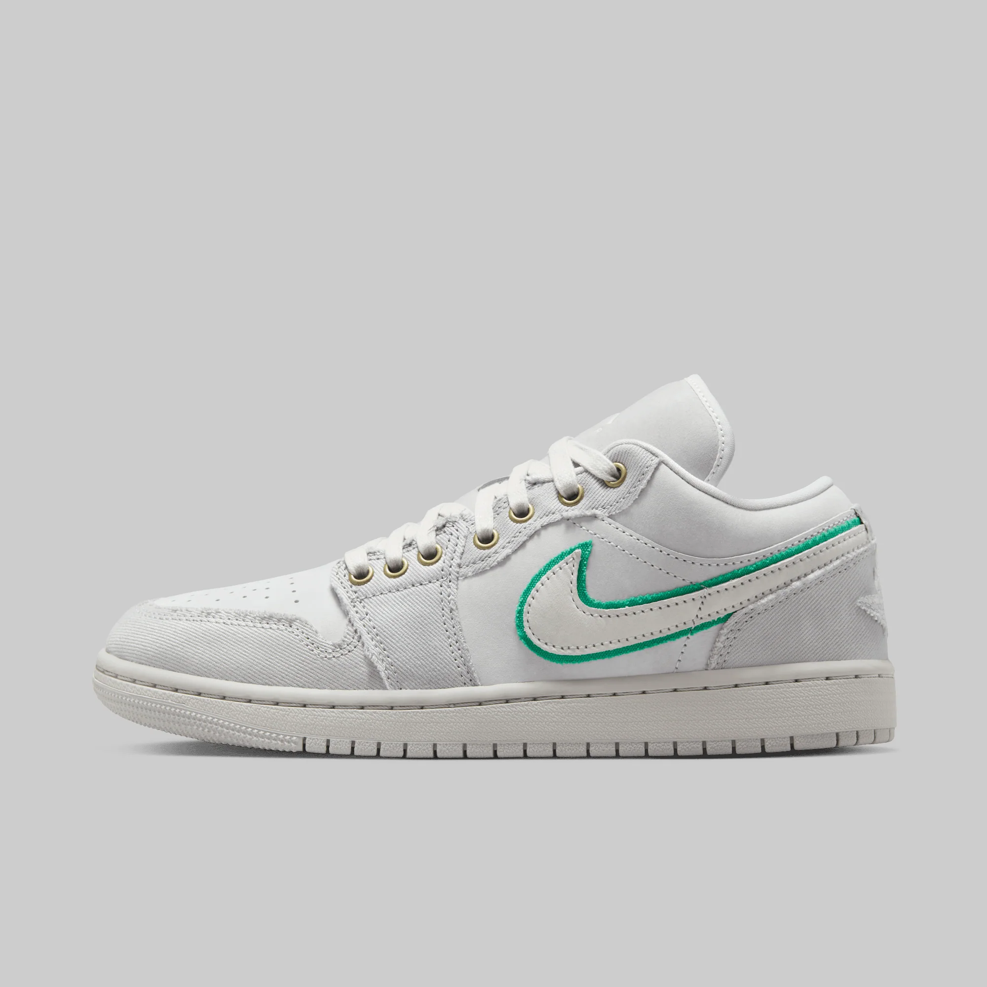 W's Air Jordan 1 Low SE "Distressed"