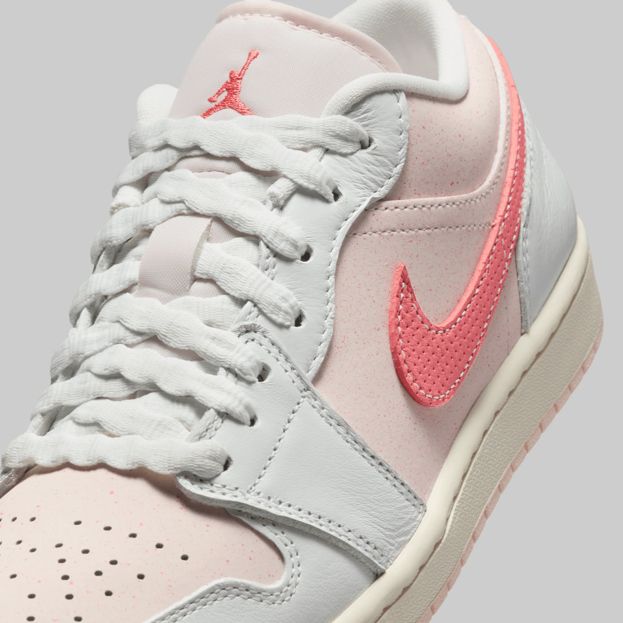 W's Air Jordan 1 Low SE "Strawberry Milkshake" - Image 4