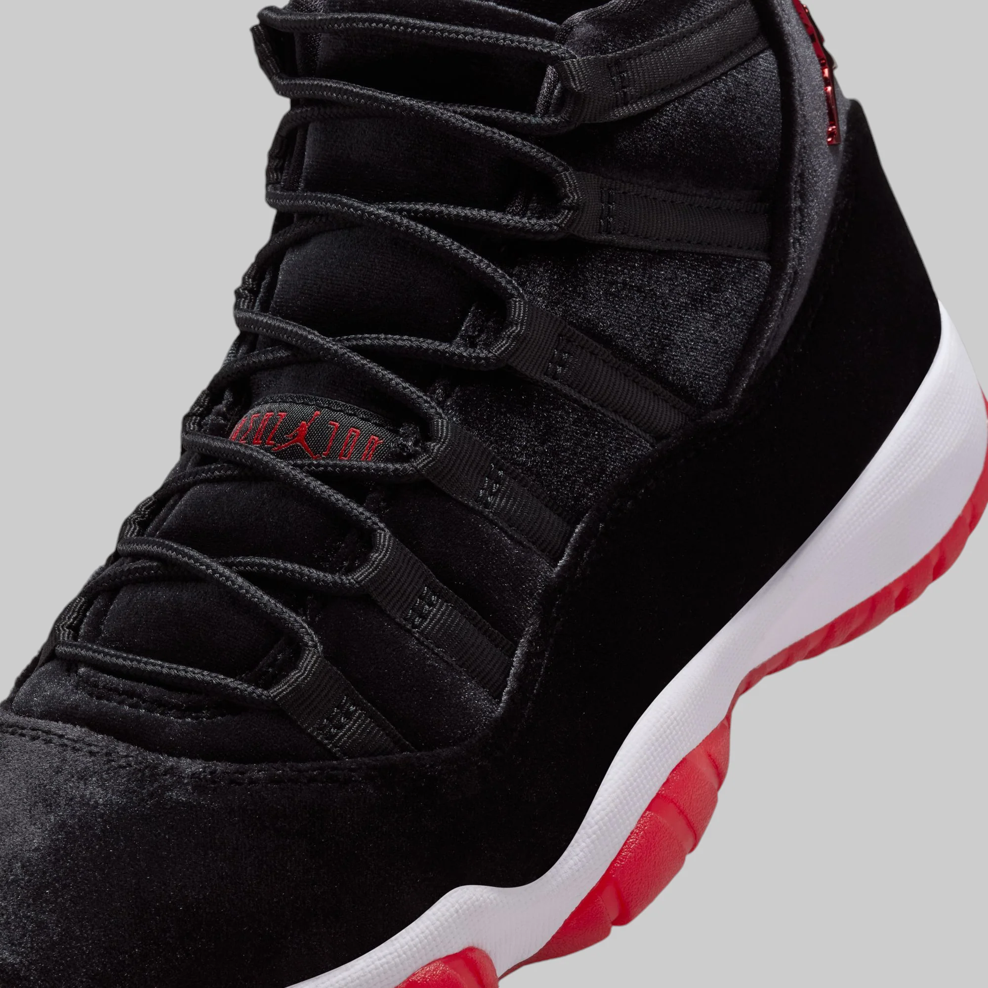 W's Air Jordan 11 Retro "Bred Velvet" - Image 4