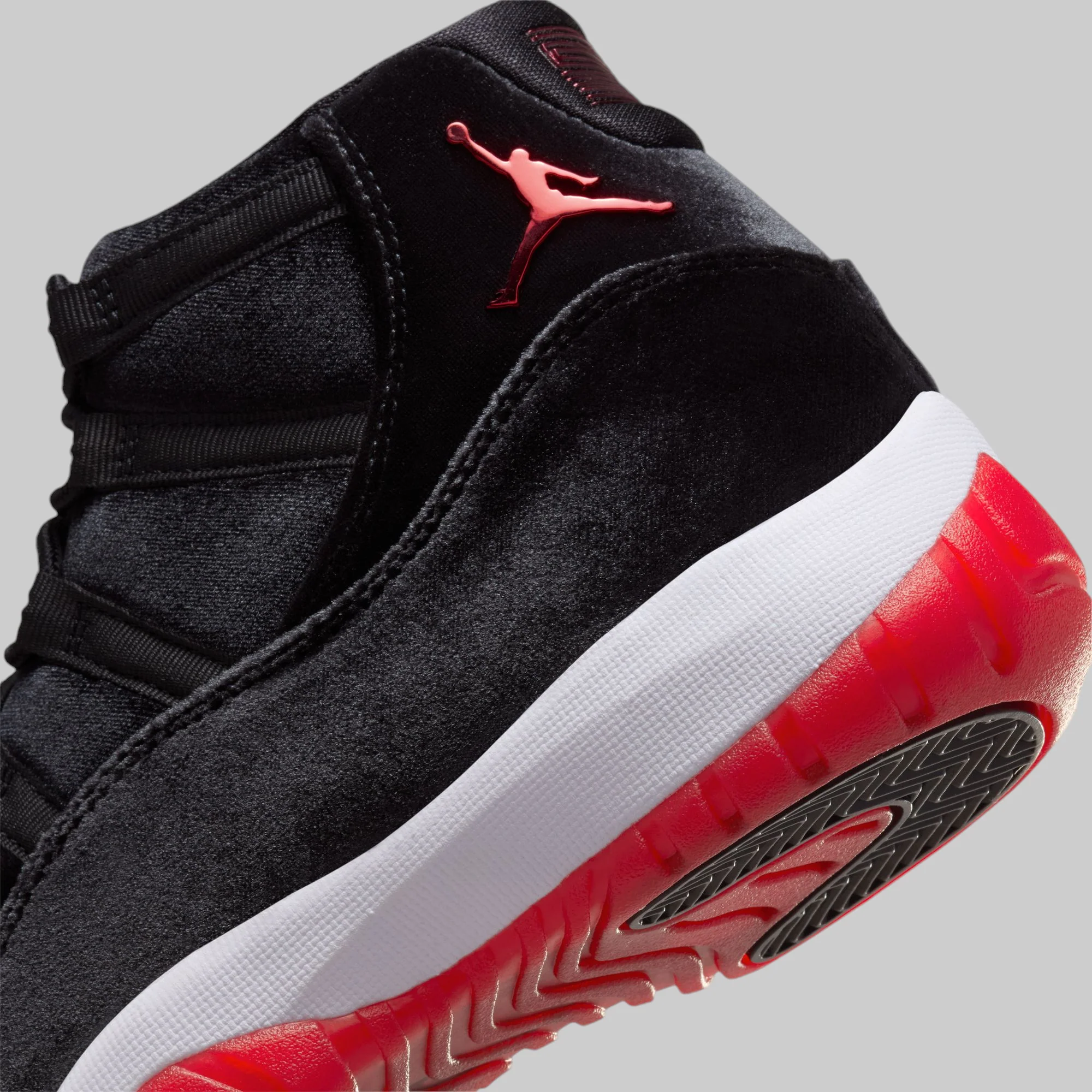 W's Air Jordan 11 Retro "Bred Velvet" - Image 5