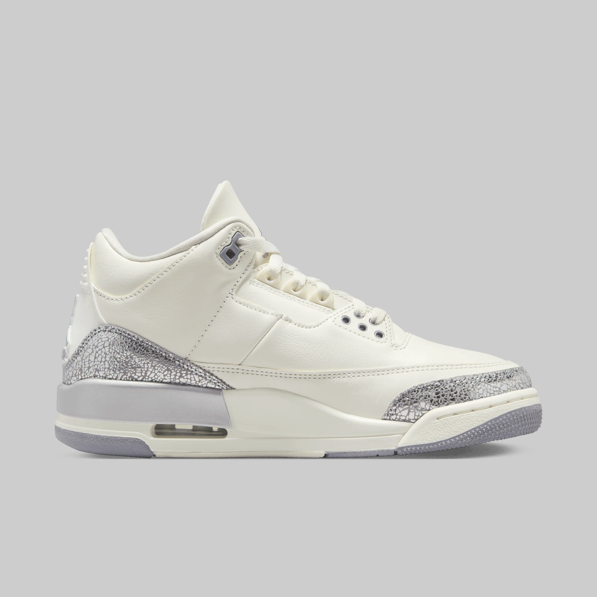 W's Air Jordan 3 Retro "Cement Grey" - Image 2