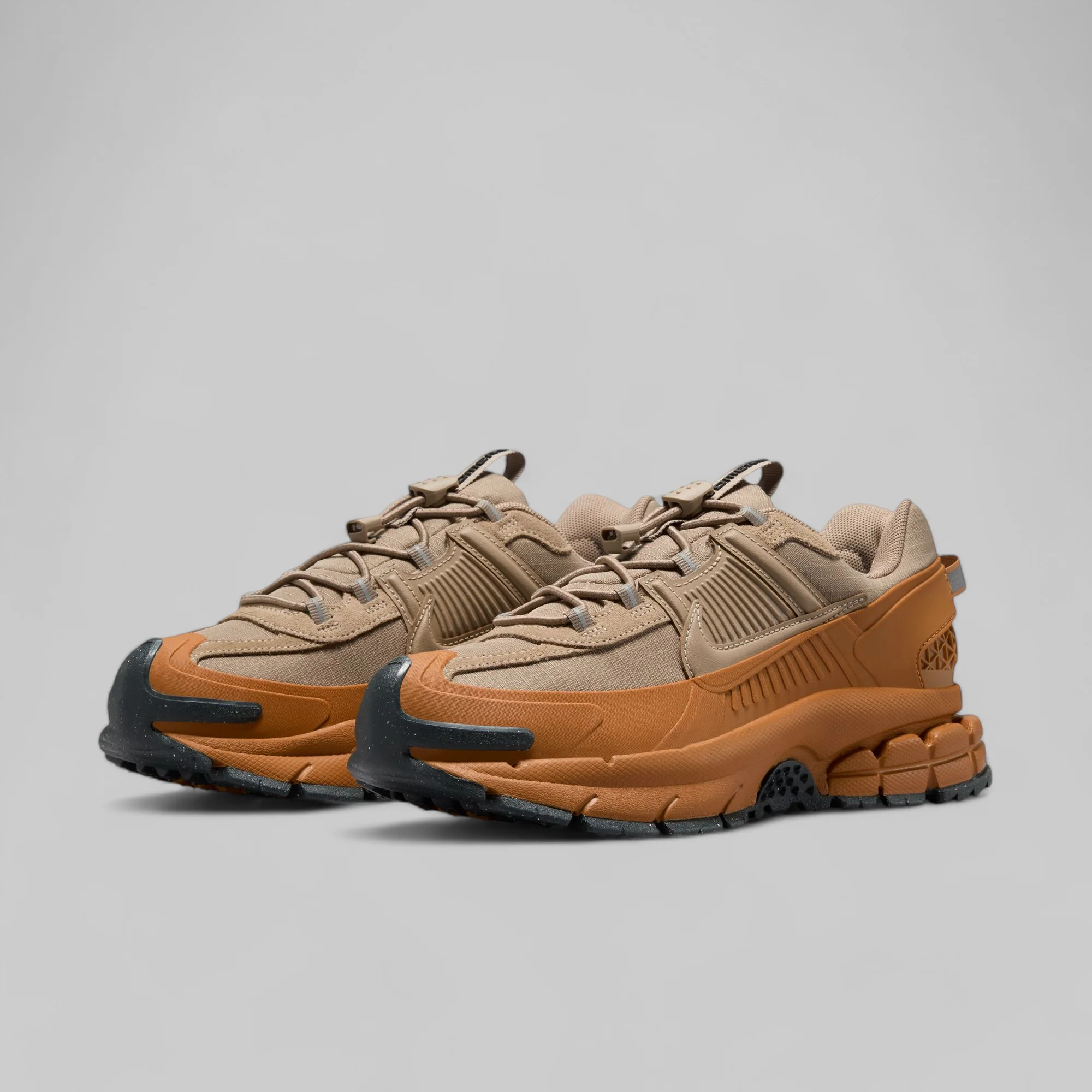 W's Zoom Vomero Roam - Flax - Image 9