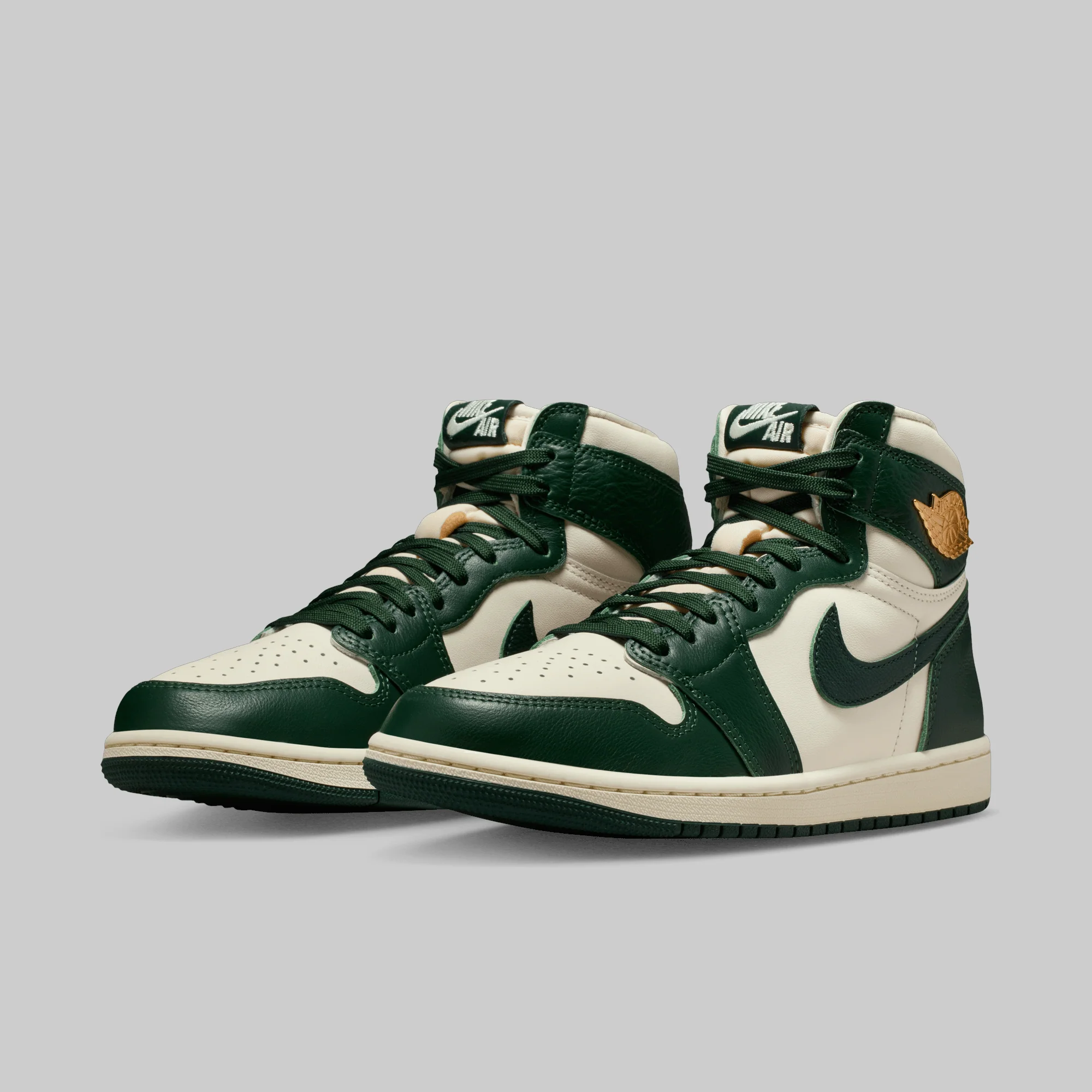W's Air Jordan 1 Retro Hi OG "Pro Green Fir" - Image 2
