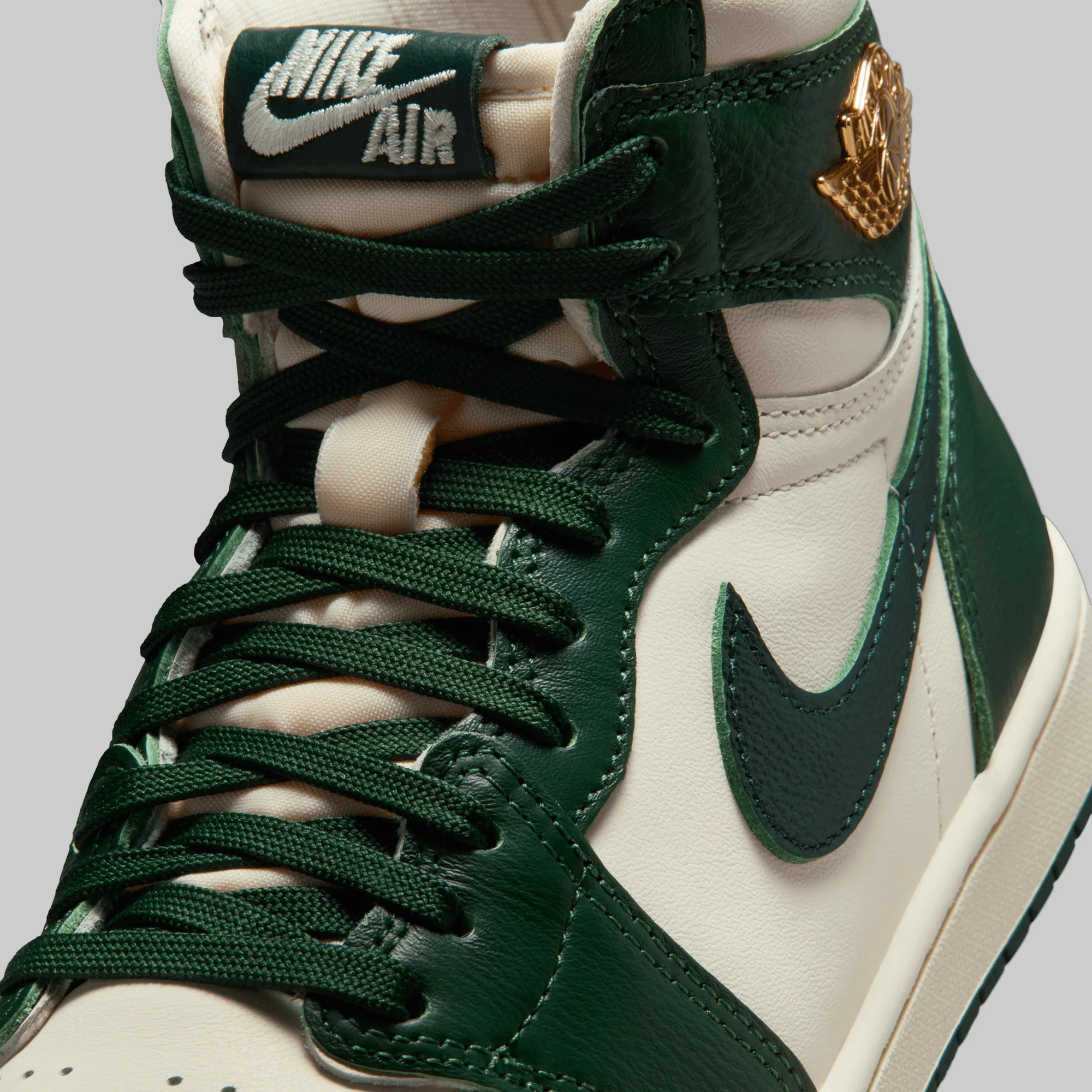 W's Air Jordan 1 Retro Hi OG "Pro Green Fir" - Image 5