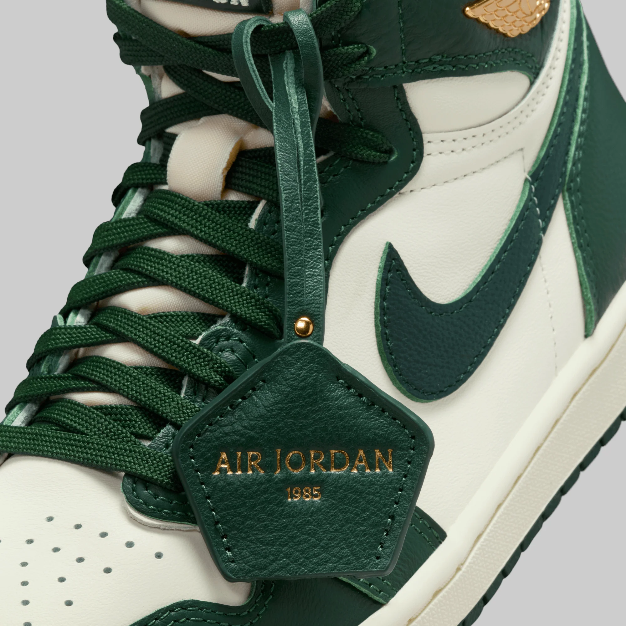W's Air Jordan 1 Retro Hi OG "Pro Green Fir" - Image 7