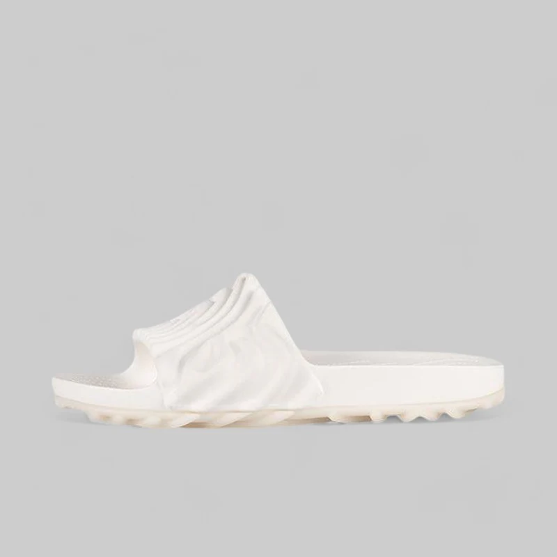 X Salehe Bembury The Pollex Slide - Mayo
