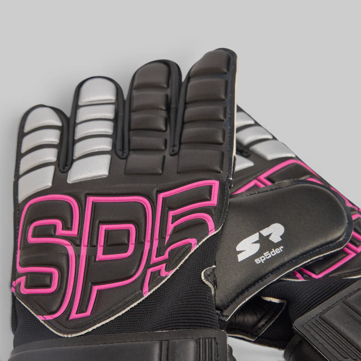 X SP5DER Gloves - Black - Image 2