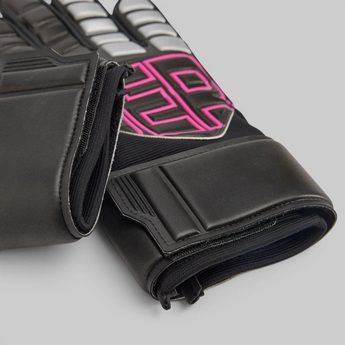 X SP5DER Gloves - Black - Image 3