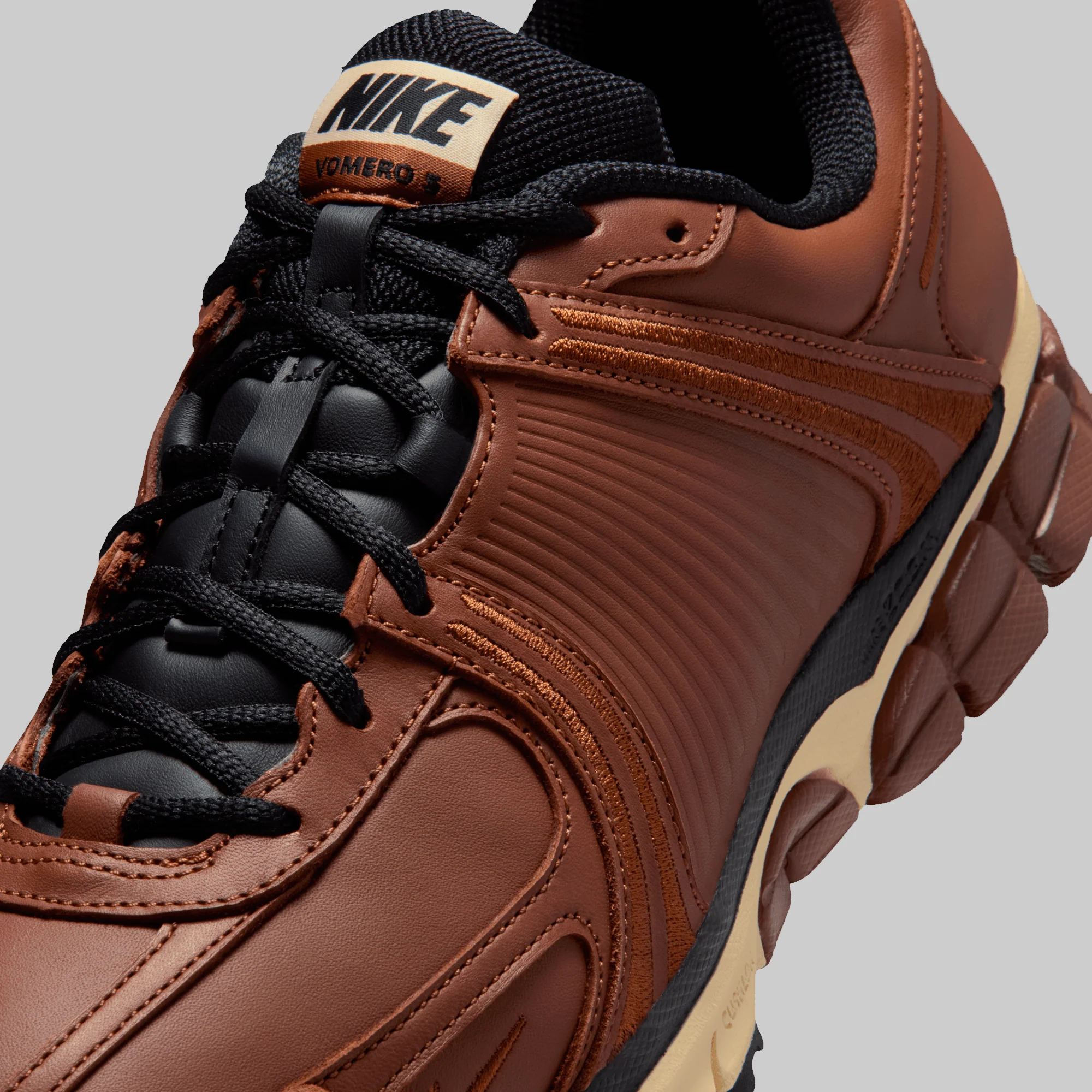Zoom Vomero 5 QS - Pony/Sail-Dark Russet - Image 4