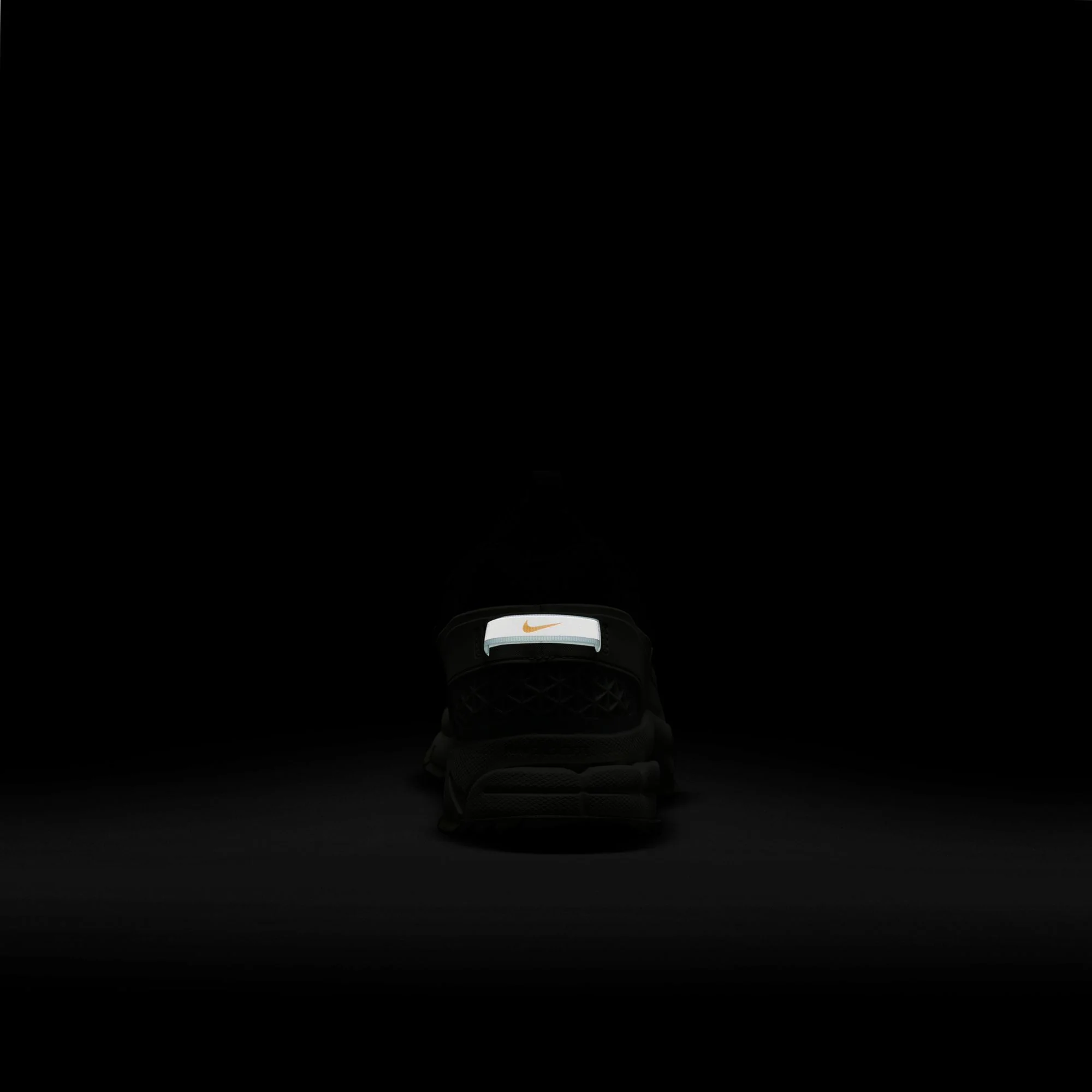 Zoom Vomero Roam - Black/Light Silver - Image 11