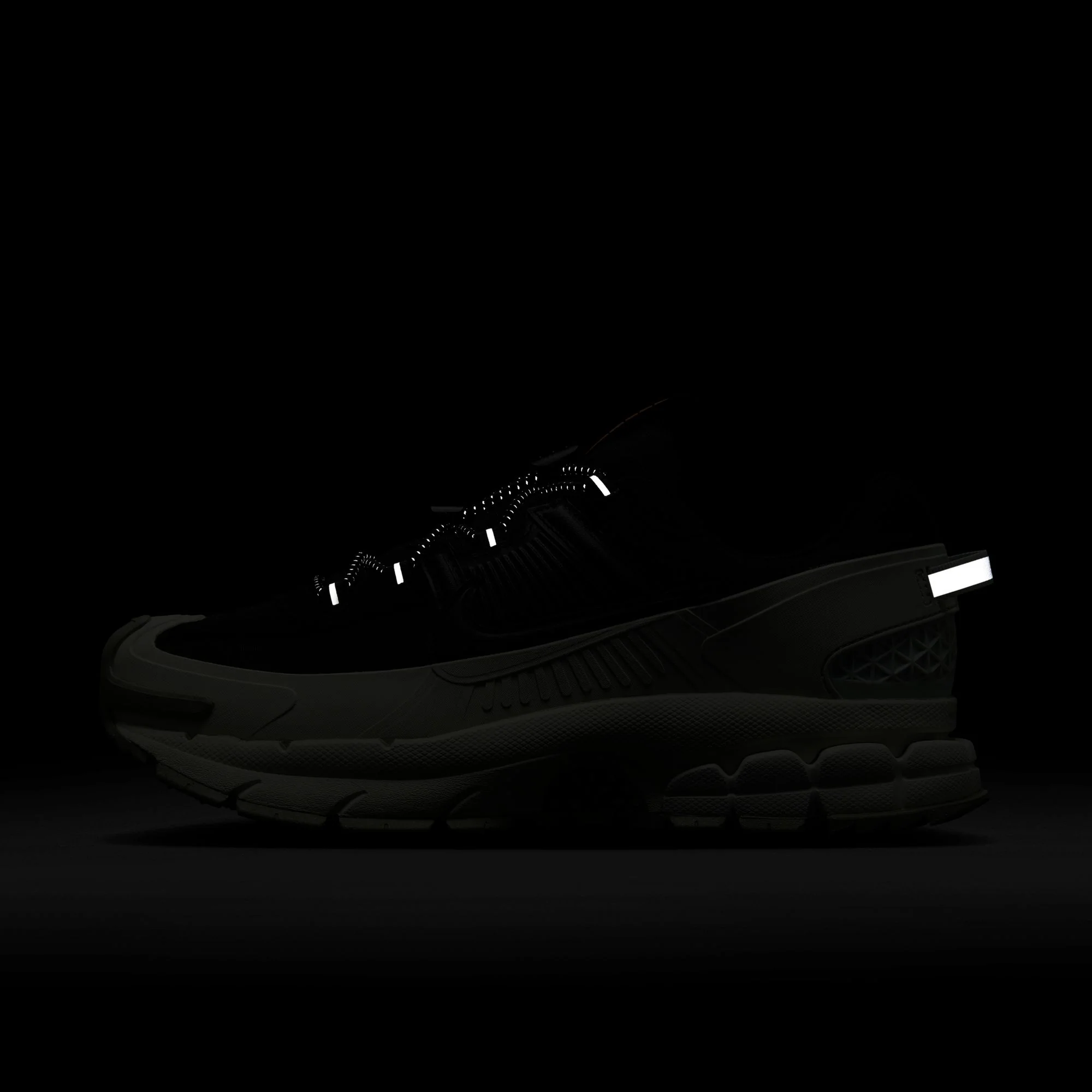 Zoom Vomero Roam - Black/Light Silver - Image 2