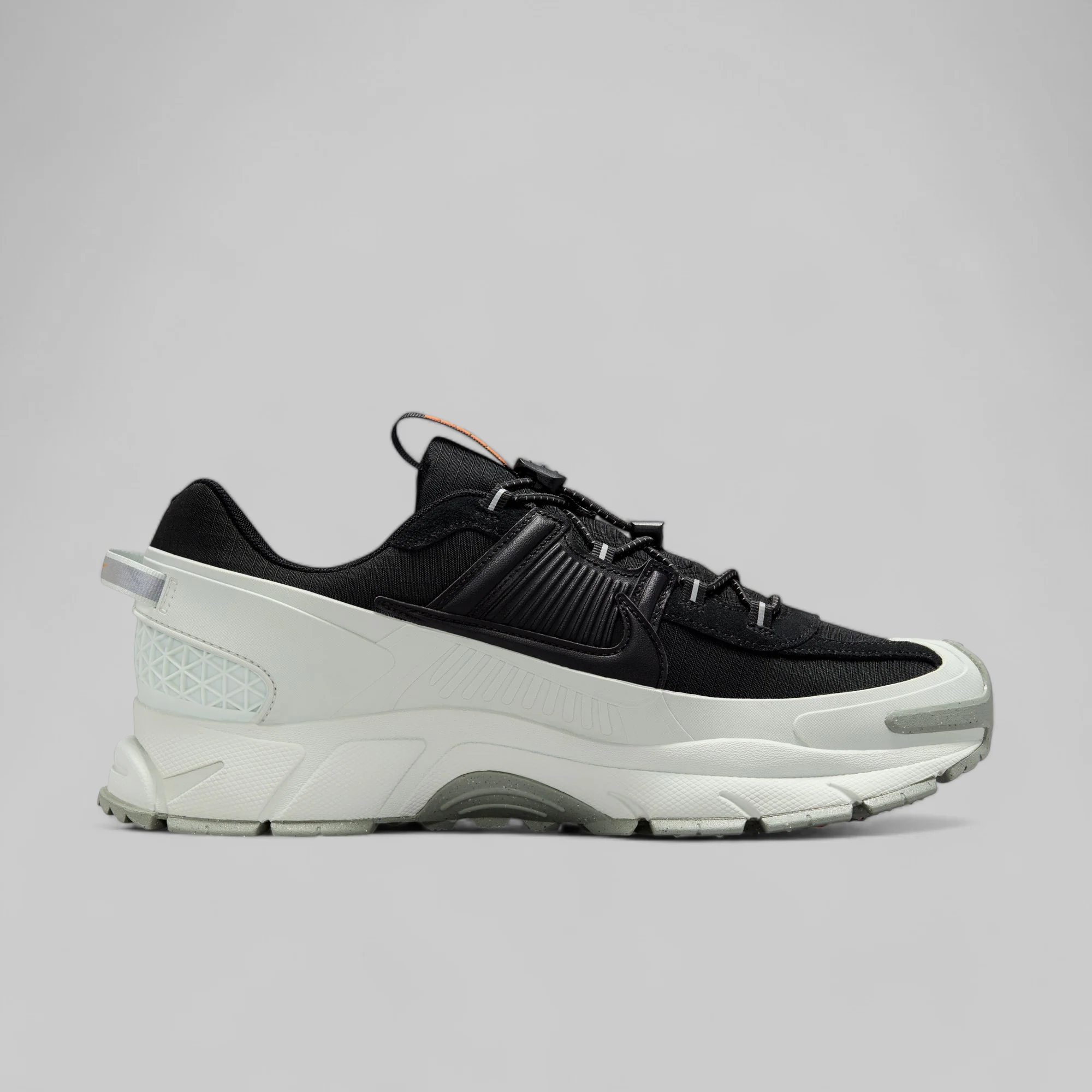 Zoom Vomero Roam - Black/Light Silver - Image 3
